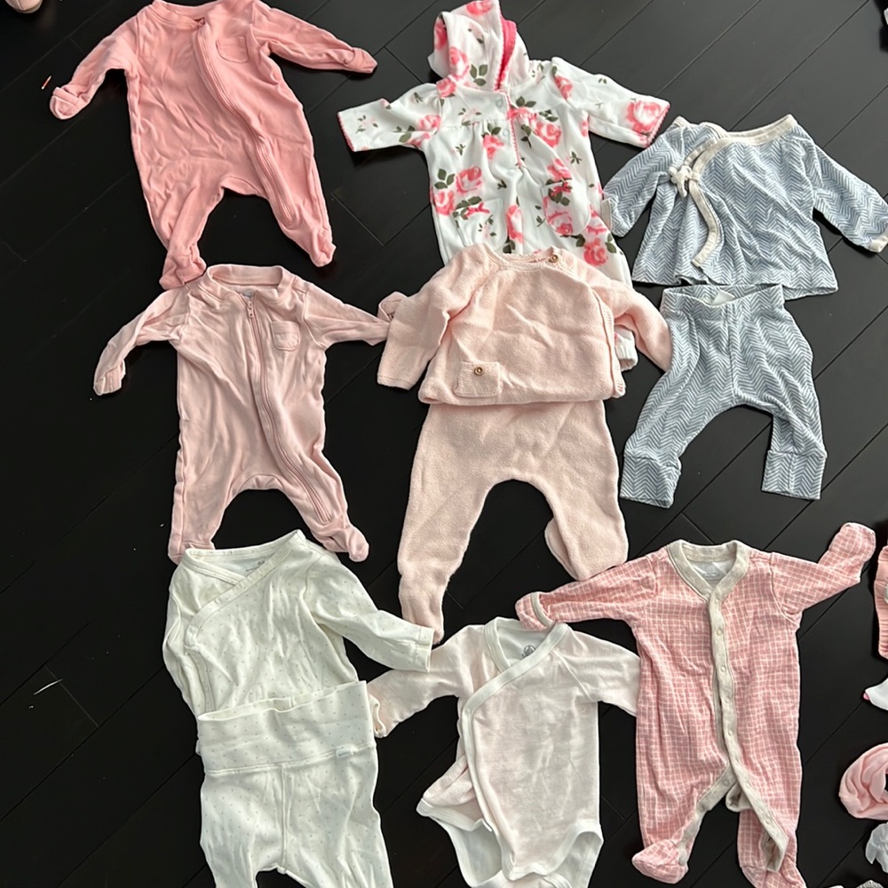 Zara, H&M, Old Navy Newborn baby girl 0-3 months. Clean pet/smoke free home